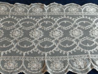 Antique Floral Lace Runner Textile Net Scalloped Edge