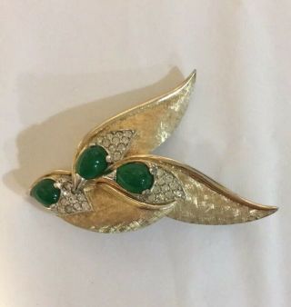 Vintage Signed Boucher Numbered 7452 Gold Tone Pave Clear And Emerald Green Pin