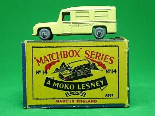 Matchbox Lesney No.  14a Daimler Ambulance In Type 