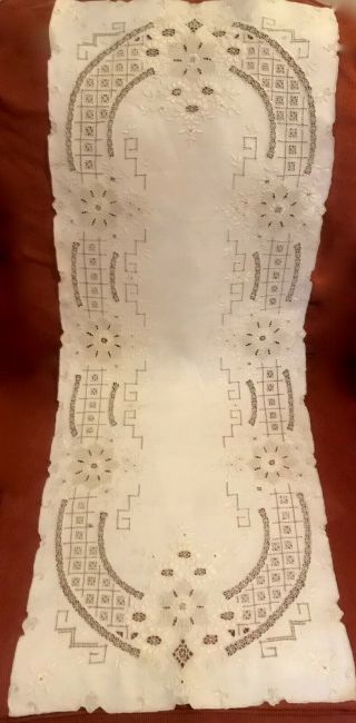 ANTIQUE EMBROIDERY & CUTWORK PLACEMAT SET & MATCHING RUNNER 16 x 40 INCH 2