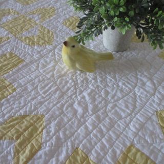 Quilting Vintage 30s Yellow & White Table Or Crib Quilt 28x28 "