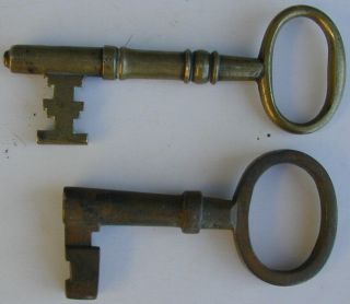 2 Old Orig.  Large Antique Brass Skeleton Keys Jail - Prison Keys 1890 ' s Very Rare 2