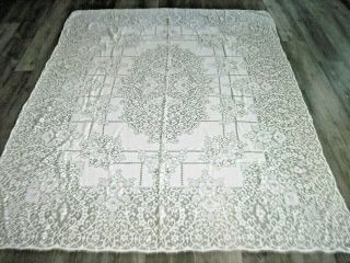 Stunning Vintage Lg.  White Quaker Lace Tablecloth Lovely Design 62 " X 84 "