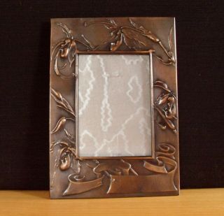 Vintage Arts And Crafts Period Repousage Copper Picture Frame (20x14cm) & Glass.