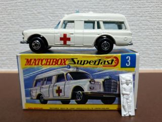 Matchbox Superfast Lesney - No.  3 - Mercedes Benz Binz Ambulance With Stretcher