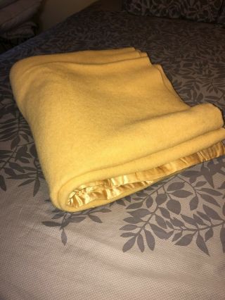 Vintage Heavy Gold 100 Wool Blanket Goldenrod Yellow Satin Bind Twin/full EUC 3