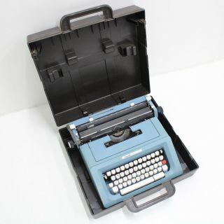 Vintage Olivetti Studio 46 Typewriter In Case 908