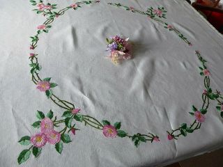 Vintage Hand Embroidered Linen Tablecloth=beautiful Circle Of Pink Wild Roses