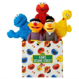 Kaws X Sesame Street Uniqlo Plush Toys Full Box Set W/ Box