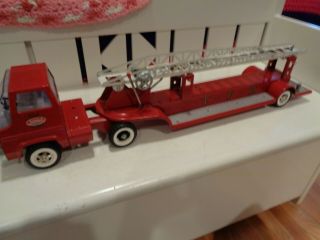 VINTAGE RED AND WHITE TONKA AERIAL FIRE TRUCK 2