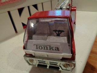 VINTAGE RED AND WHITE TONKA AERIAL FIRE TRUCK 3
