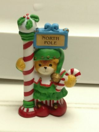 Vintage - 1994 - Enesco - Lucy And Me Bear - Christmas Elf With North Pole Sign - Gb