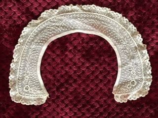 Antique Victorian Hand Embroidered Collar - Muslin fabric,  Bobbin lace edging 2