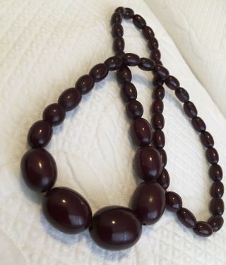 Vintage Cherry Red Bakelite Bead Necklace 40.  7 Grams 2