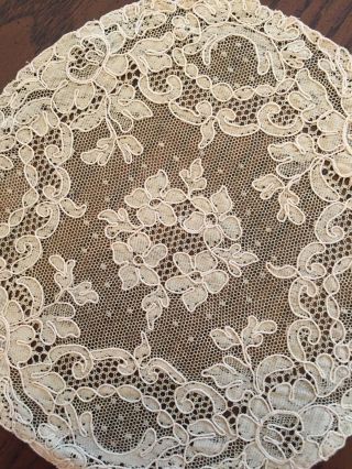 1 Antique Vtg Alencon Lace Doily Centerpiece 7 ½ " Round