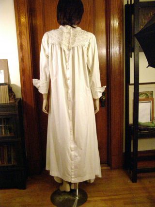 ANTIQUE VICTORIAN EDWARDIAN NIGHTGOWN SET - SMOCKING,  EMBROIDERY & CUT WORK 3