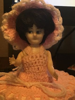 Vintage Pink Crocheted Toilet Paper Cover Cosy Doll Brunet Hair 3