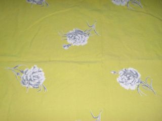 Vtg Mid Century Heavy Cotton Tablecloth Yellow W/ Gray Carnations Flowers 53x62