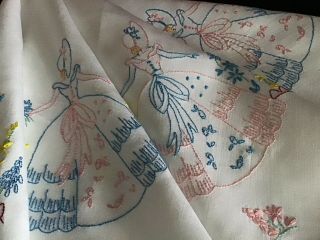 PRETTY VINTAGE HAND EMBROIDERED TABLECLOTH CRINOLINE LADIES & LACE TRIM 3
