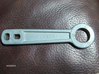 Hudson Oxygen Tank Wrench Light Weight Metal Tool 5 " Long - - Gray Color - - Vintage