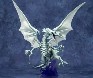 Yu - Gi - Oh Duel Monsters Blue Eyes White Dragon Figure Megahouse Japan F/s