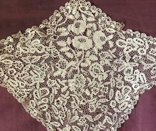 95cm 19th Century Brussels Or Honiton Lace Fall Cap Lappets 155