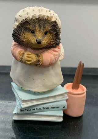 The World Of Beatrix Potter - Mrs.  Tiggy Winkle - Figurine 1996 199559