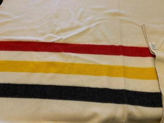 Faribo 100 Pure Wool Blanket Off White W/ Cabin Red Yellow Blue Stripes 73x88”