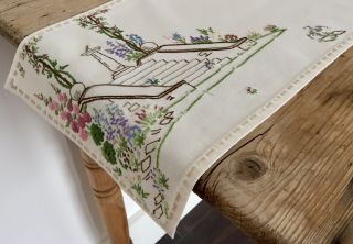 Vintage Hand Embroidered Runner Crinoline Lady In A Country Garden 2