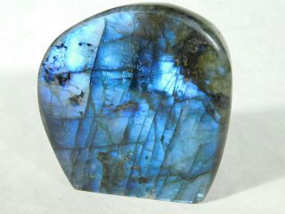 A Gold and BLUE Flash on This Polished Standing Labradorite 144gr e 2