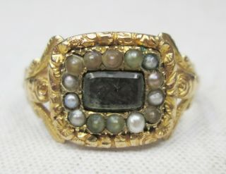 Antique Georgian 18ct Gold Seed Pearl & Hair Mourning Ring Size O
