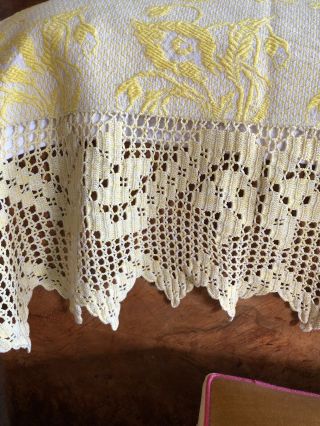 True Vintage Bed Cover With Heavy Hand Made Lace Trim 2
