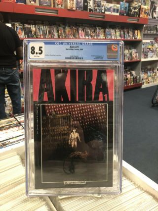 Akira 1 Cgc 8.  5 (epic Comics,  1988) White Pages
