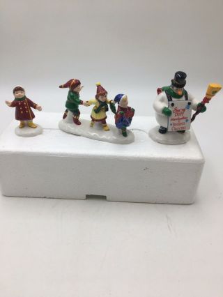 Dept 56 Snow Village Accessory 3 Piece 1997 He Led Them Down The Streets Of Town