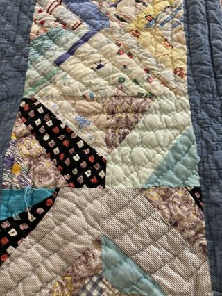 VINTAGE HANDMADE FEED SACK SCRAPPY SQUARES QUILT 63 