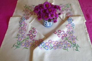 Gorgeous Vintage Hand Embroidered Afternoon Tea Cloth Pretty Michaelmas Daisies