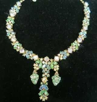 Crown Trifari Vintage Pastel Green Spectacular Necklace With Hanging Drop