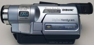 Vtg Sony Digital Handycam Hi8/ 8mm.  700x.  Night Vis.  Dcr - Trv350. ,  Acces.