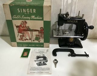 Vtg Singer Small Child’s Sewing Machine W/box Toy Model 20 Mib Complete