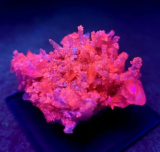 - Fluorescent Calcite on Quartz crystals on matrix,  mine Mexico 2