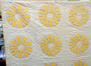 VINTAGE Hand Made QUILT DRESDEN PLATE PATTERNS yellows/greens/floral 88 