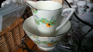 English Bone China Art Deco Style Milk Jug And Sugar Bowl Very Pretty.