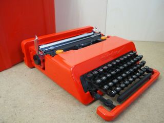 Typewriter Olivetti Valentine S Schreibmaschine Machine écrire 打字机 タイプライター