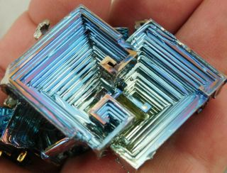 A Big Blue Purple And Gold Aaa Bismuth Crystal Made In England 97.  0gr E