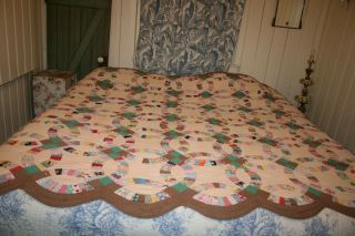 Vintage Double Wedding Ring Quilt Scalloped Fall Multi Hand Stitched Feedsacks