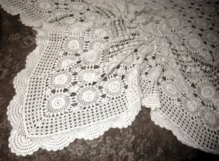 Vintage Hand Crochet Cotton Bedspread / Tablecloth Ecru 104 x 84 2