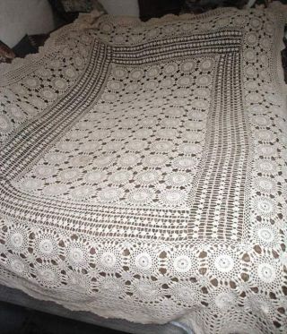 Vintage Hand Crochet Cotton Bedspread / Tablecloth Ecru 104 x 84 3