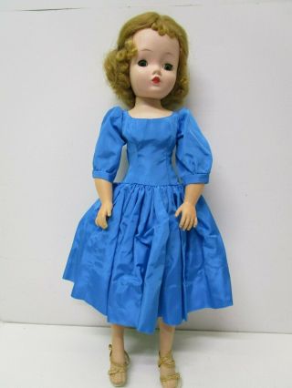 Vintage Madame Alexander Cissy Doll With Tagged Dress 20 "