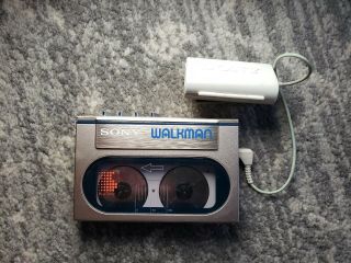 Vintage Sony Wm - 10 Walkman W/ External Battery Pack