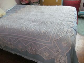 Gorgeous Vintage White Italian Knotted Filet Lace Tablecloth 56 X 72